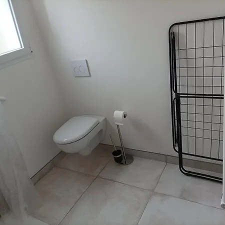 La Maisonnette Aux Volets Bleus Apartmán